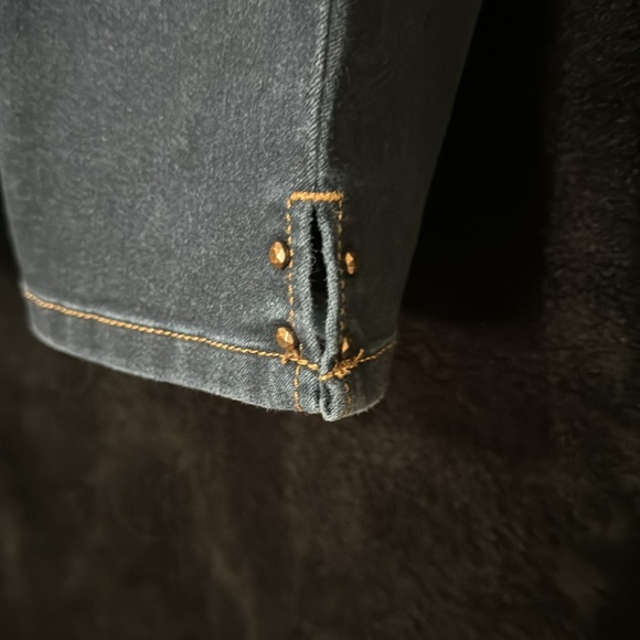 Gloria Vanderbilt - Picture 3 of 5